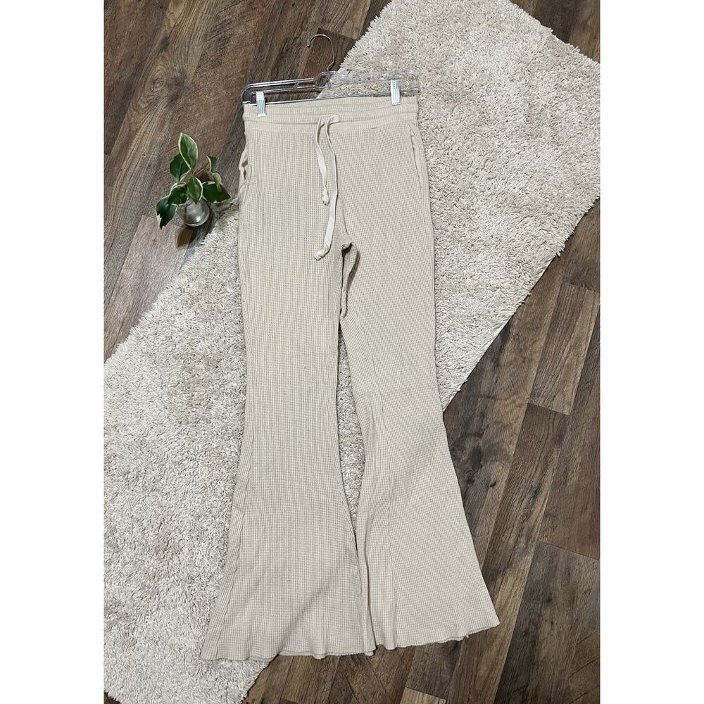 American Eagle Size Small Beige Waffle Knit Flare Leg High Waisted Pull-On Pants